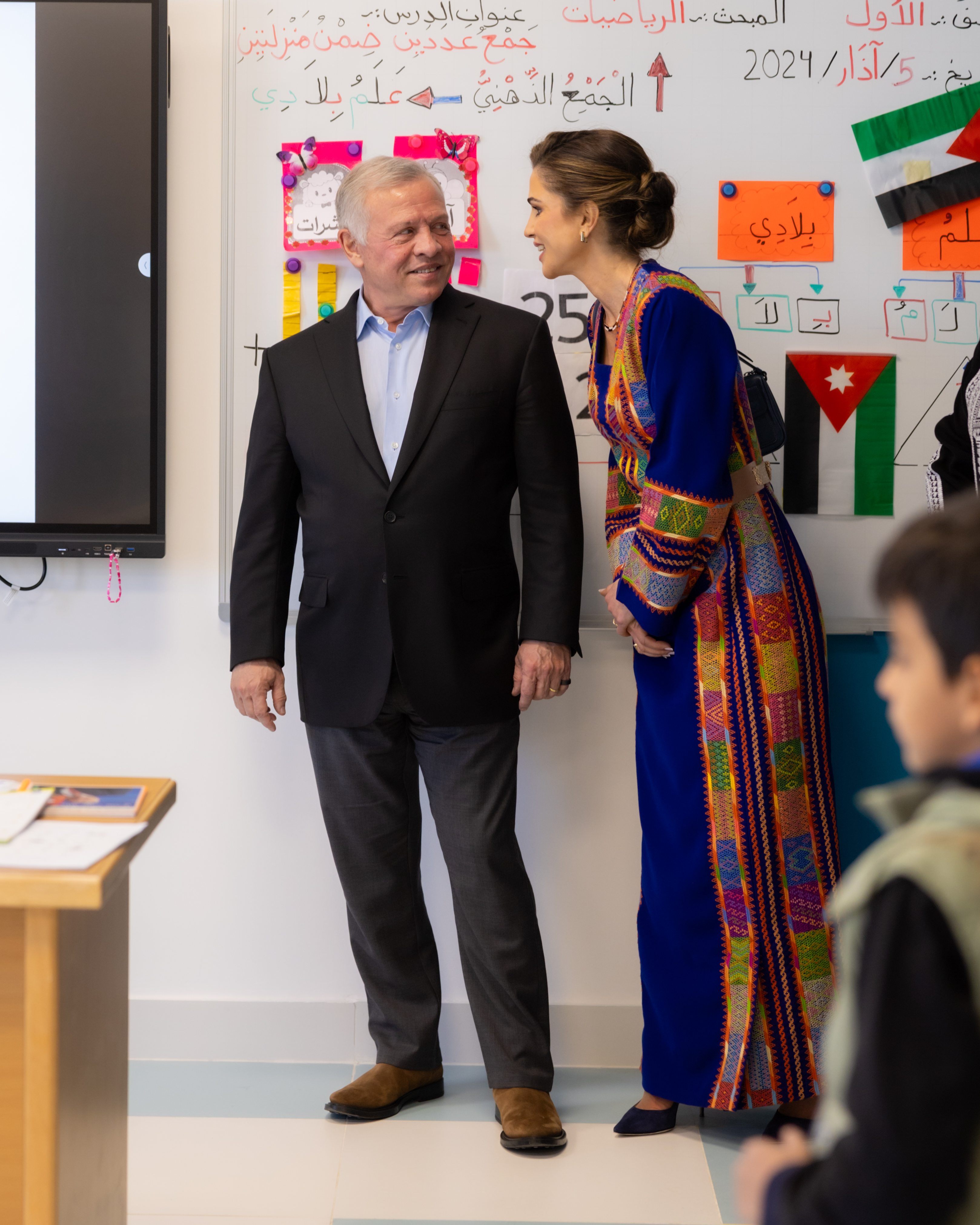 

جلالة الملك عبدالله الثاني وجلالة الملكة رانيا خلال زيارة إلى محافظة اربد ضمن احتفالات المملكة باليوبيل الفضي لتسلم جلالة الملك سلطاته الدستورية وجلوسه على العرش ‎إربد، الأردن / 5 آذار 2024

