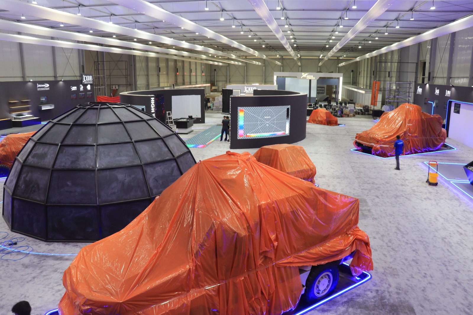 Madar Al-Saa Images 0.9849059236828122