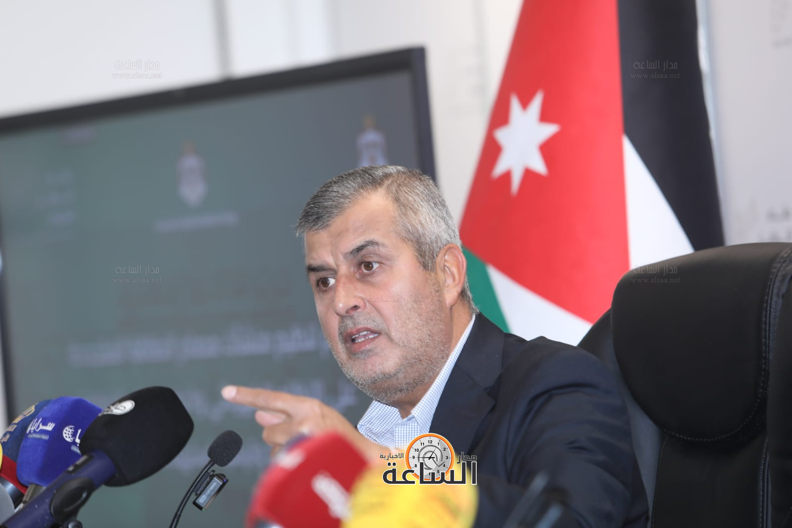 Madar Al-Saa Images 0.005148915075373628