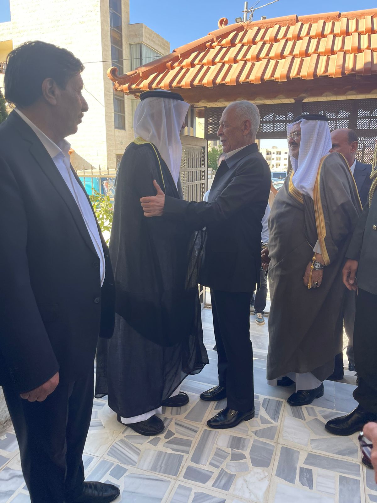 Madar Al-Saa Images 0.38877112601284347