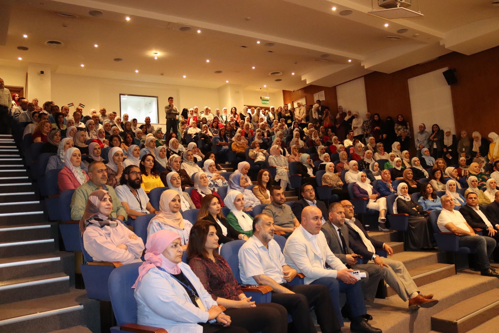 Madar Al-Saa Images 0.7663447312599314