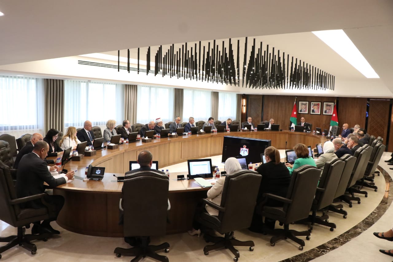 Madar Al-Saa Images 0.3519075058166965