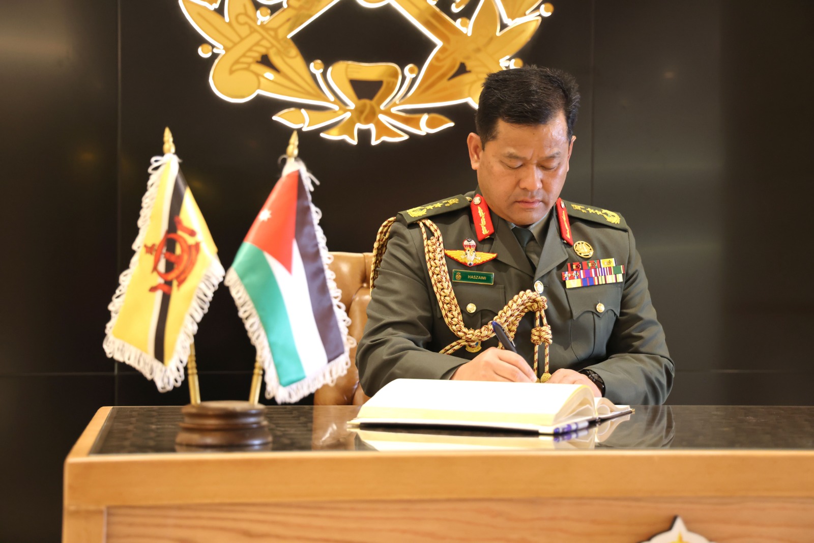 Madar Al-Saa Images 0.8600468526847933