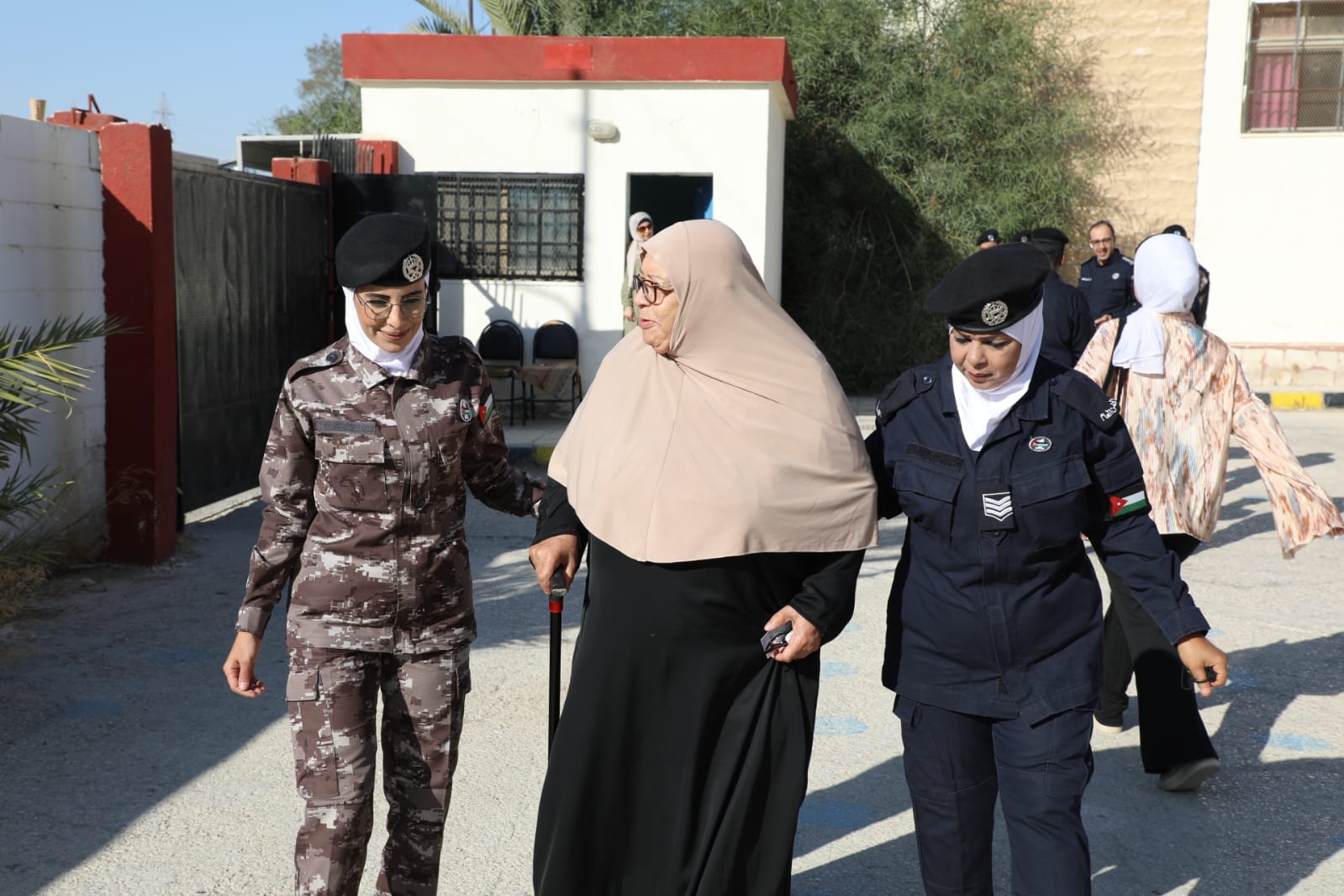 Madar Al-Saa Images 0.9780600562194388