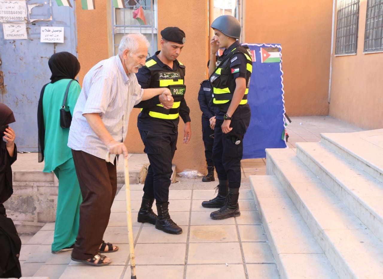 Madar Al-Saa Images 0.9173175645542788