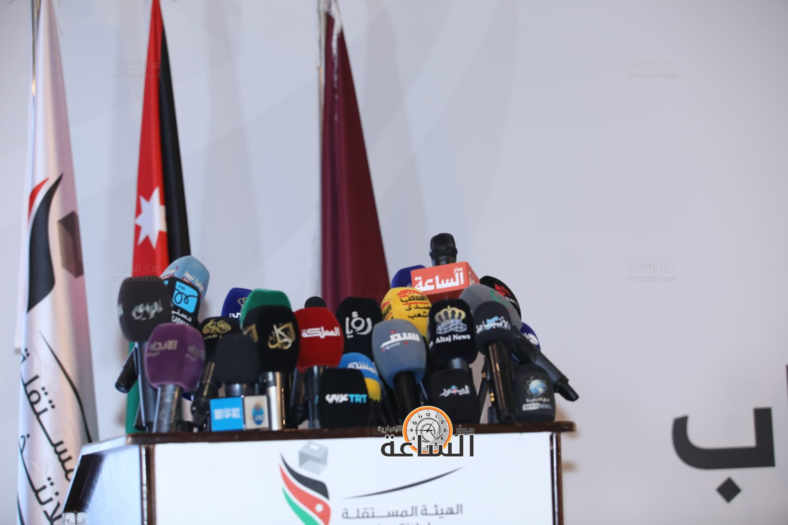 Madar Al-Saa Images 0.9789953054508775