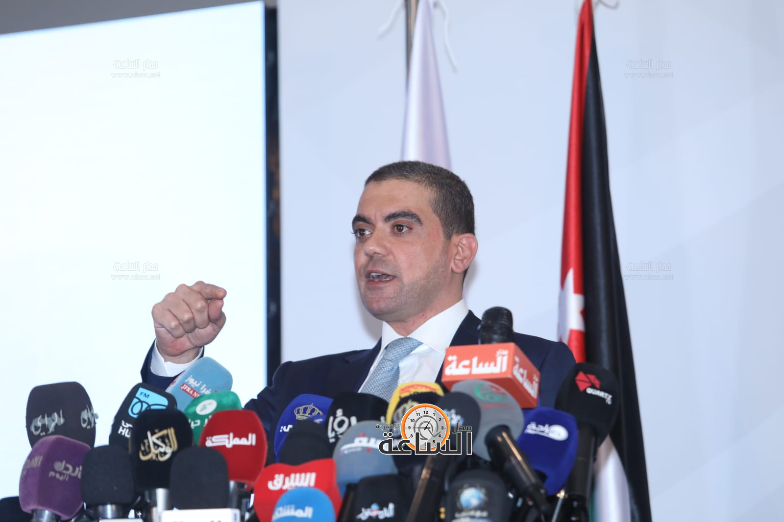 Madar Al-Saa Images 0.8179650815894535