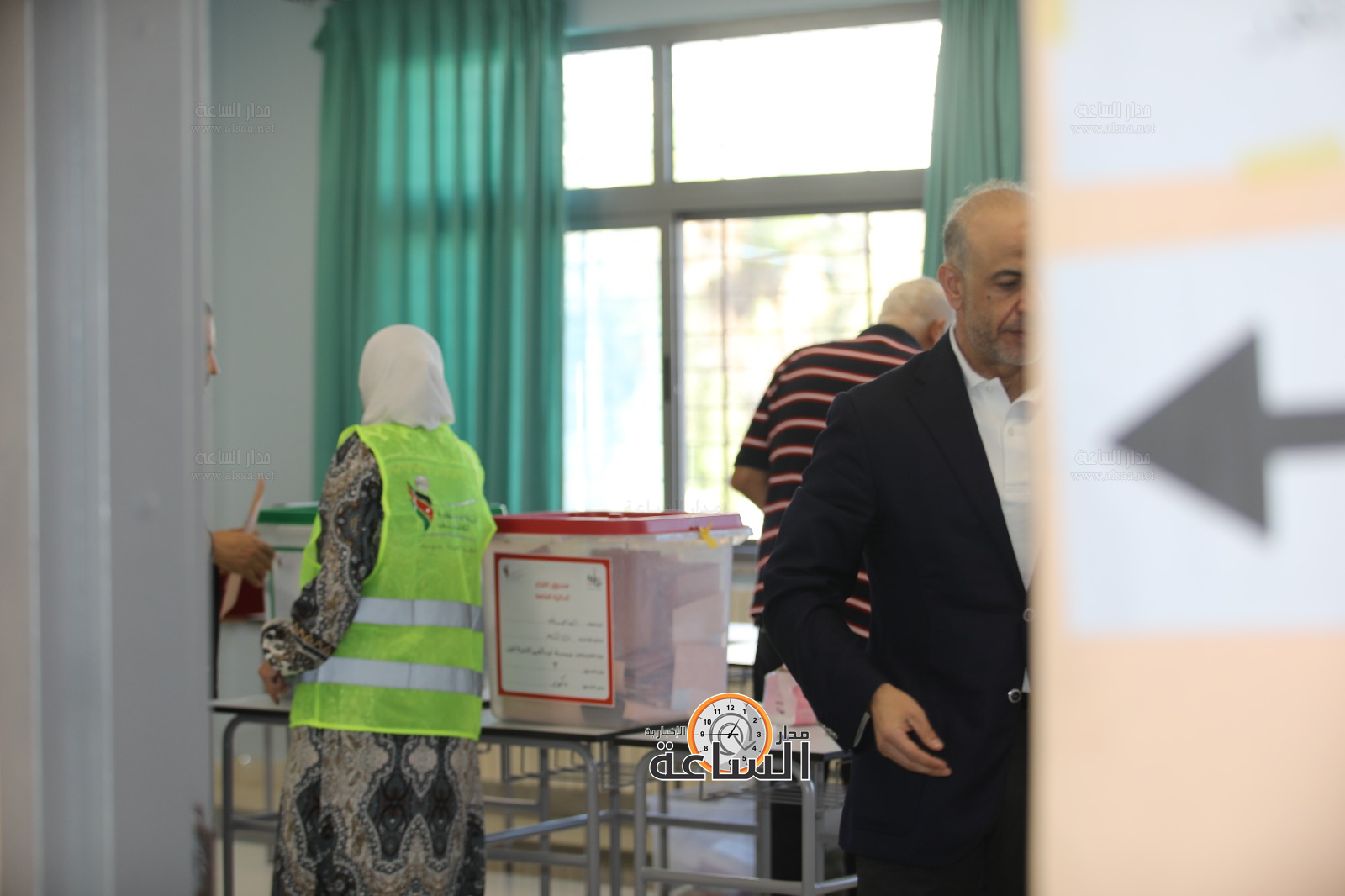 Madar Al-Saa Images 0.37721411004945393