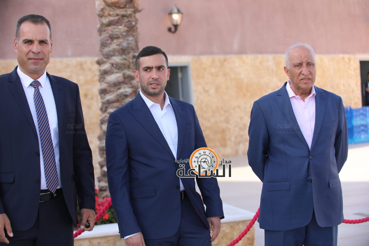 Madar Al-Saa Images 0.5421358594342063