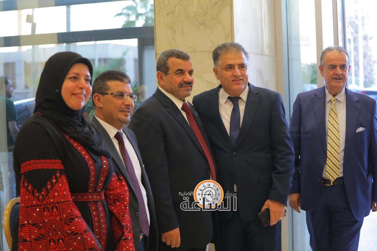 Madar Al-Saa Images 0.7336033584344701