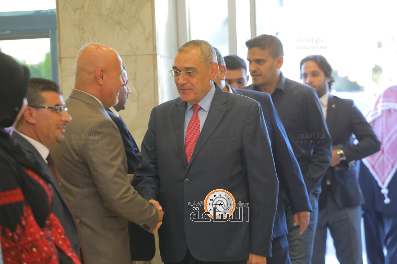 Madar Al-Saa Images 0.3708904777992108