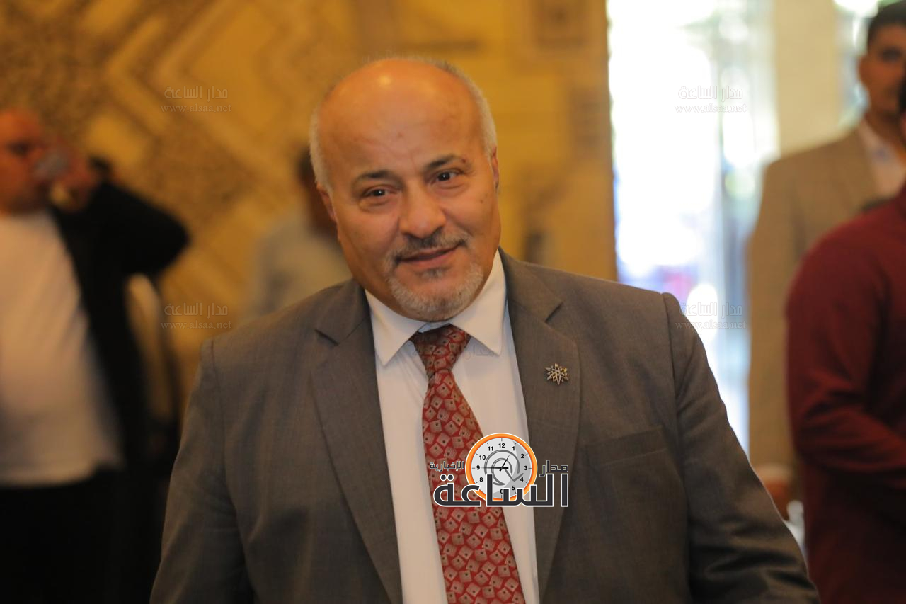 Madar Al-Saa Images 0.61518508807417