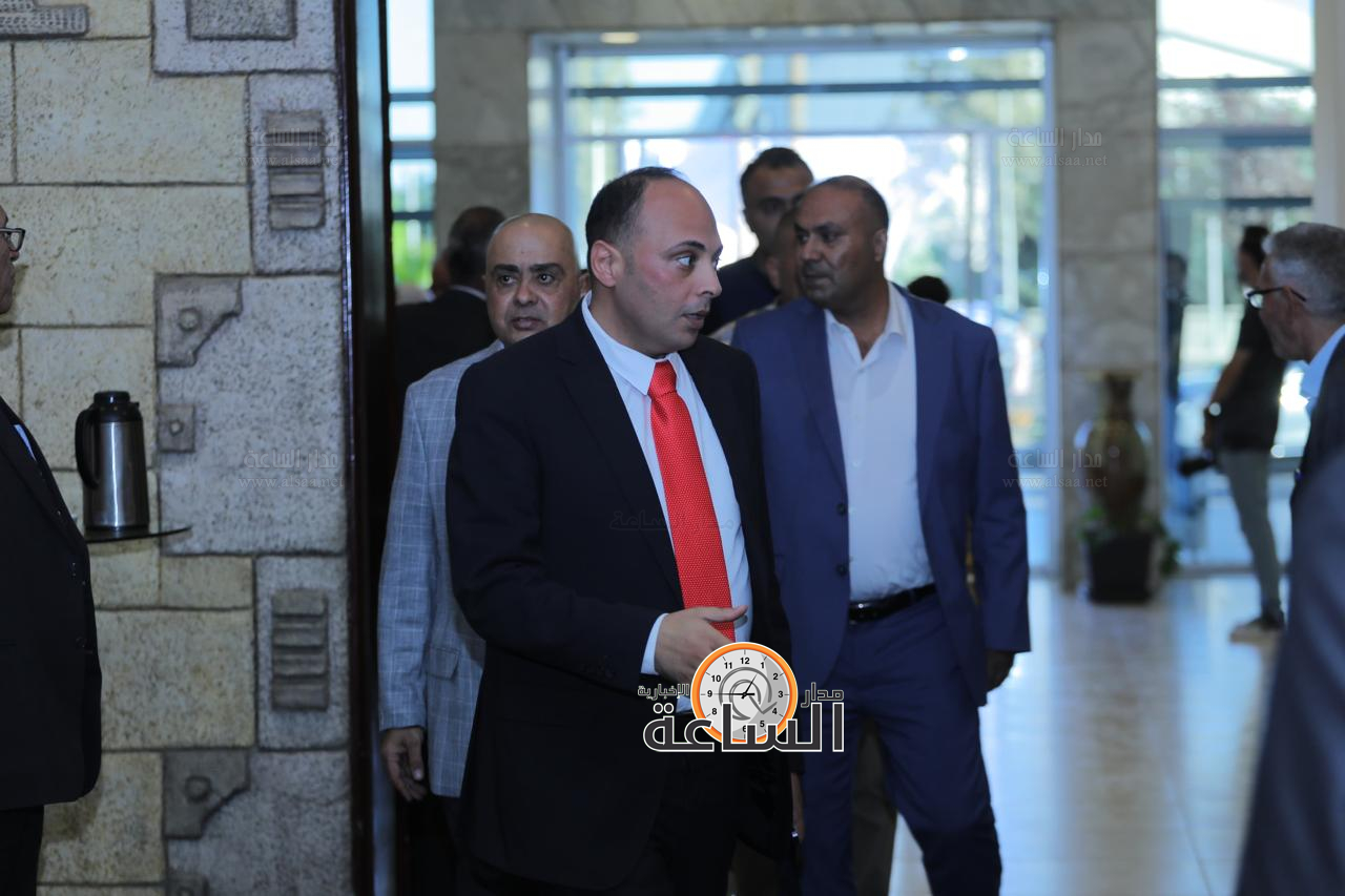 Madar Al-Saa Images 0.3896392040232246