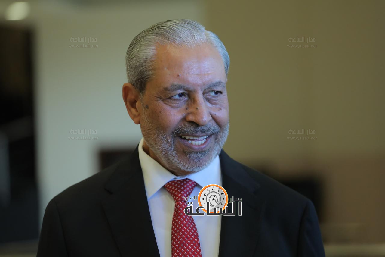 Madar Al-Saa Images 0.4487018088658876