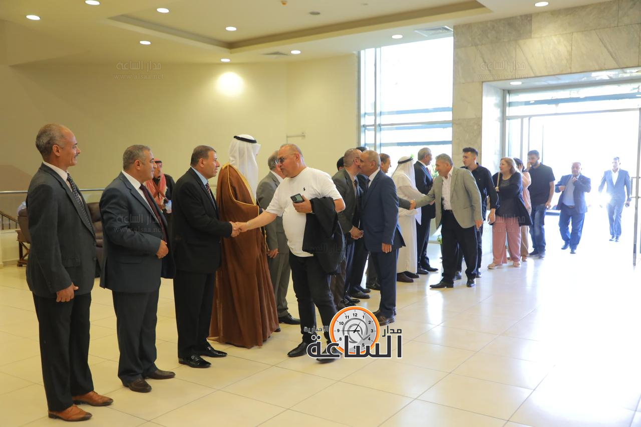 Madar Al-Saa Images 0.6568264176269425