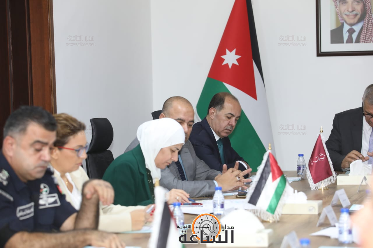 Madar Al-Saa Images 0.453646870601621