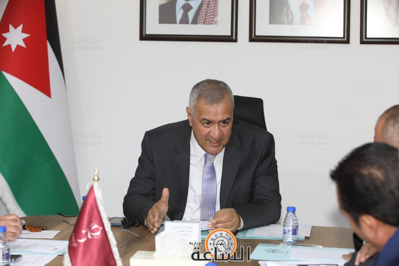 Madar Al-Saa Images 0.48085150413623157