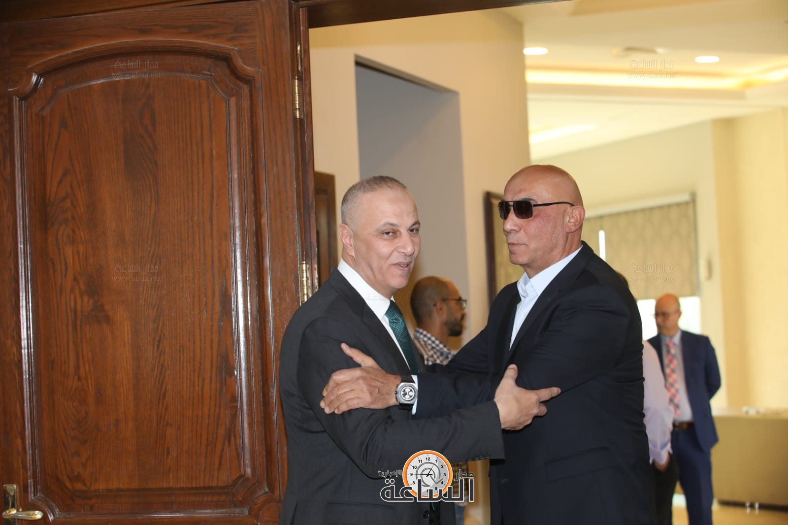 Madar Al-Saa Images 0.5001215362505735