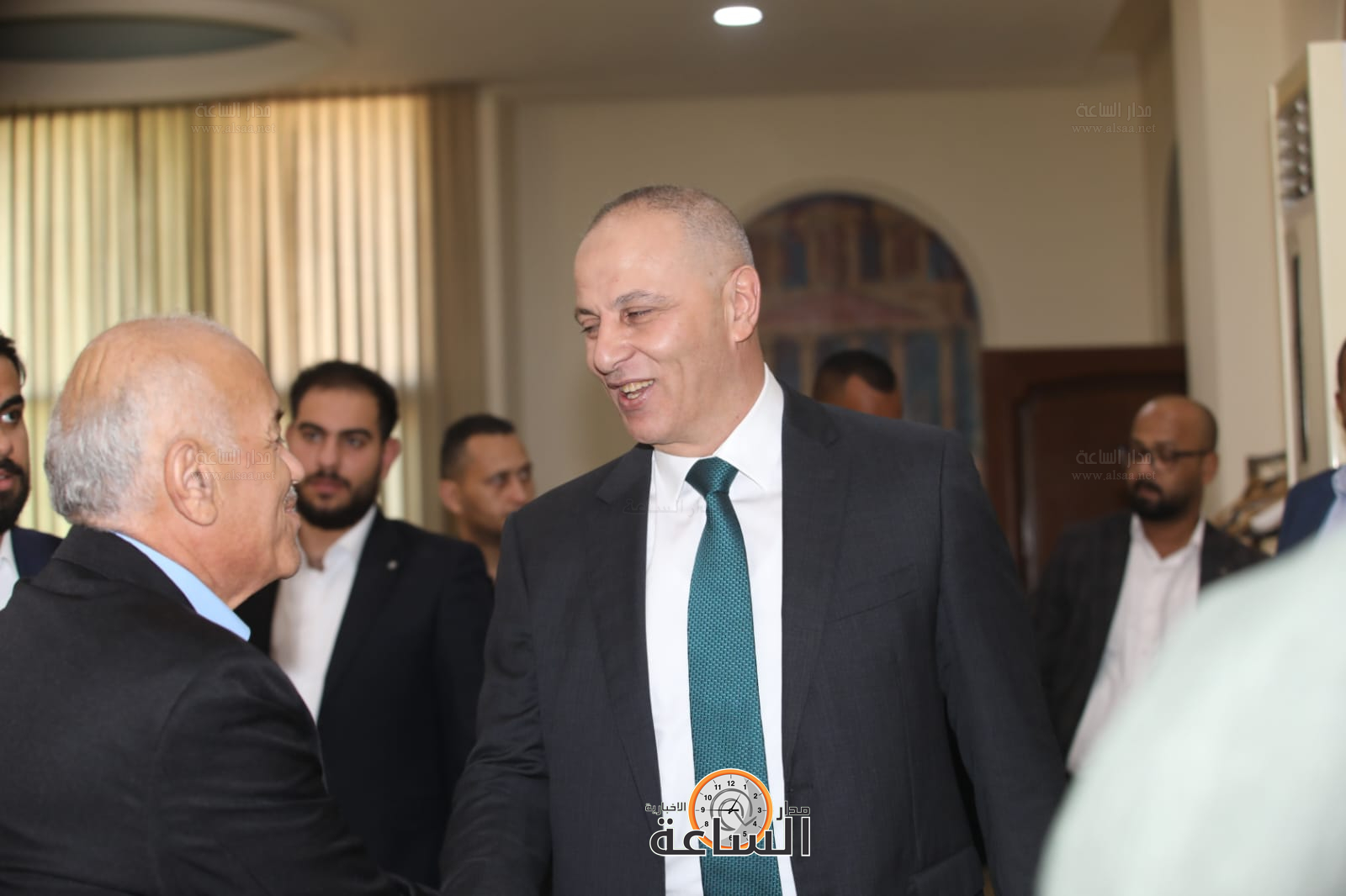 Madar Al-Saa Images 0.40033089822439516