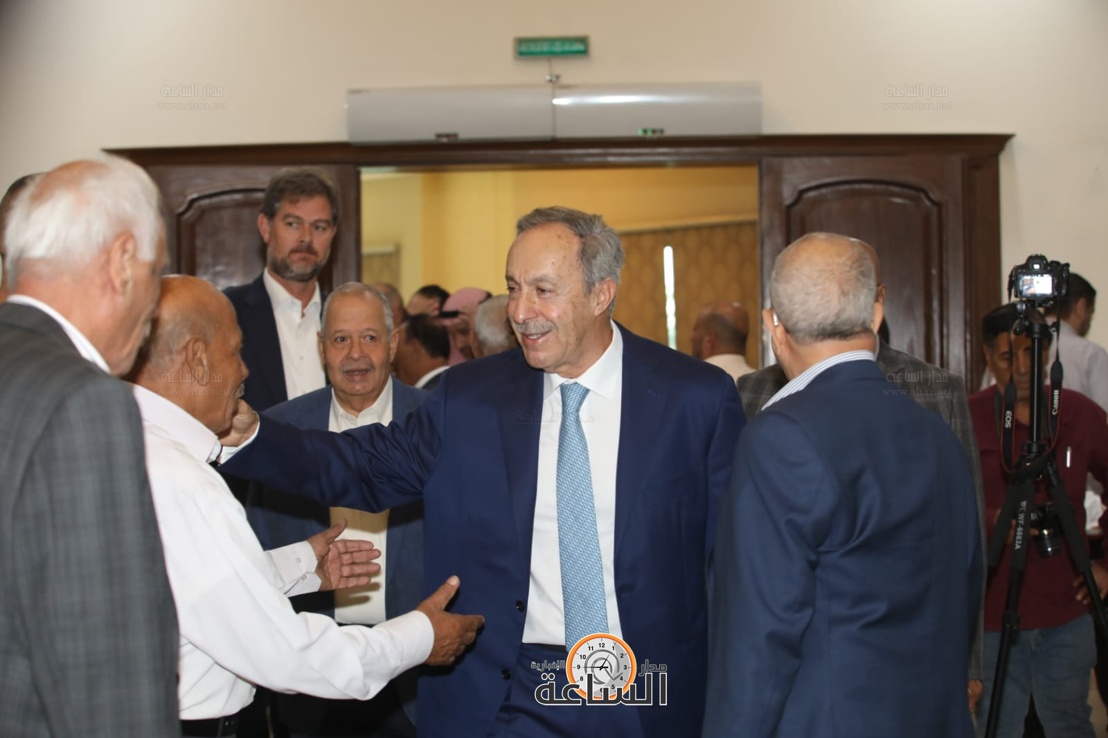 Madar Al-Saa Images 0.5235067353849245