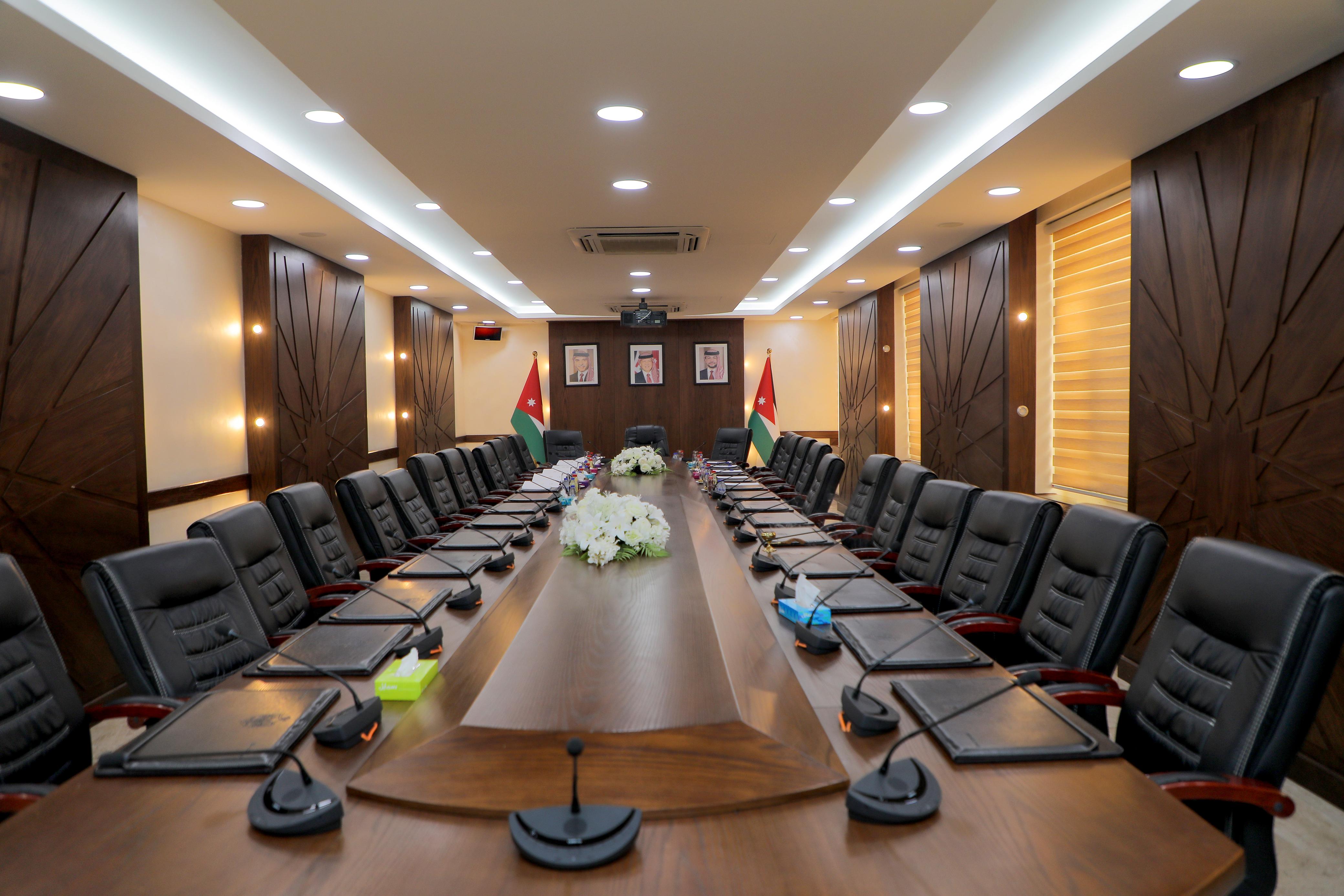 Madar Al-Saa Images 0.017090437614979415