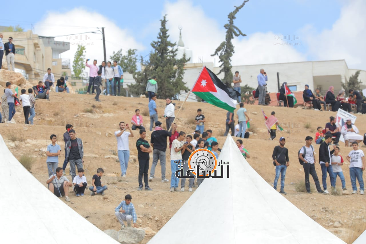 Madar Al-Saa Images 0.46118555574151476