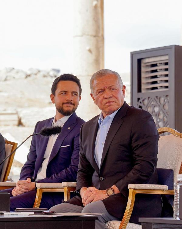 Madar Al-Saa Images 0.7820570745665696