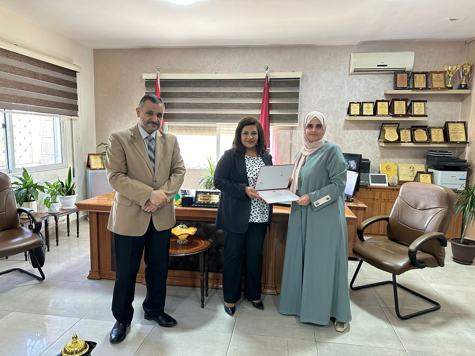 Madar Al-Saa Images 0.5596705717746318