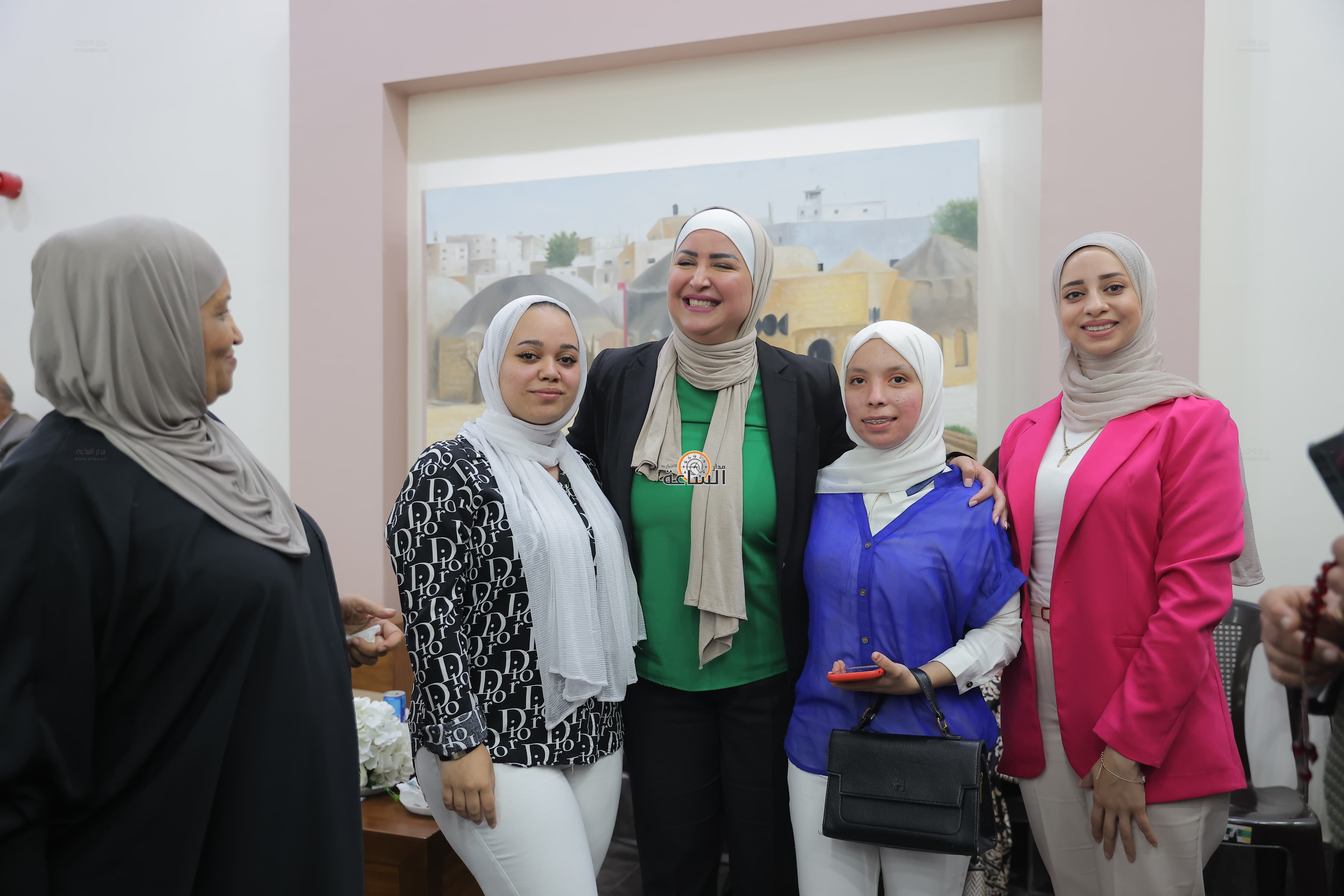 Madar Al-Saa Images 0.28339448584715177