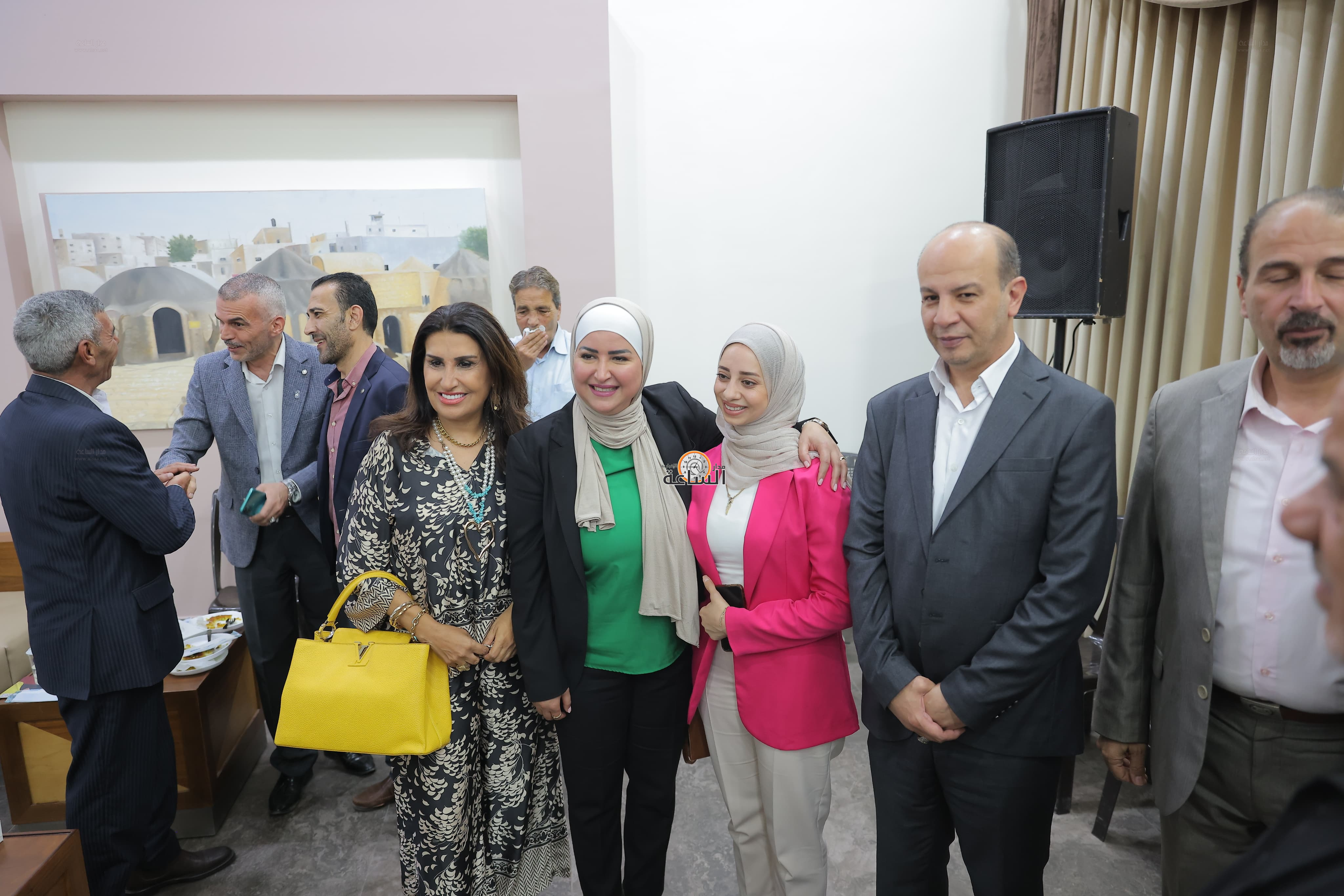 Madar Al-Saa Images 0.954535499031749