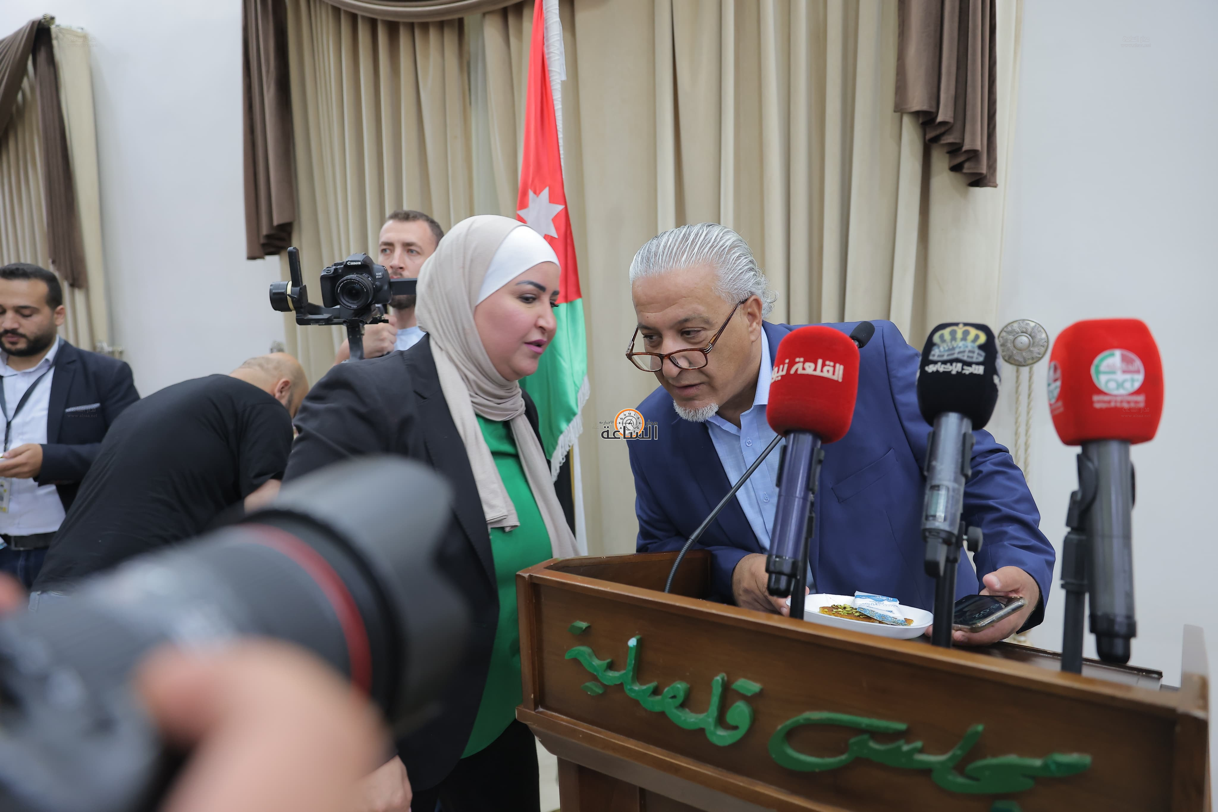 Madar Al-Saa Images 0.9546610916713689