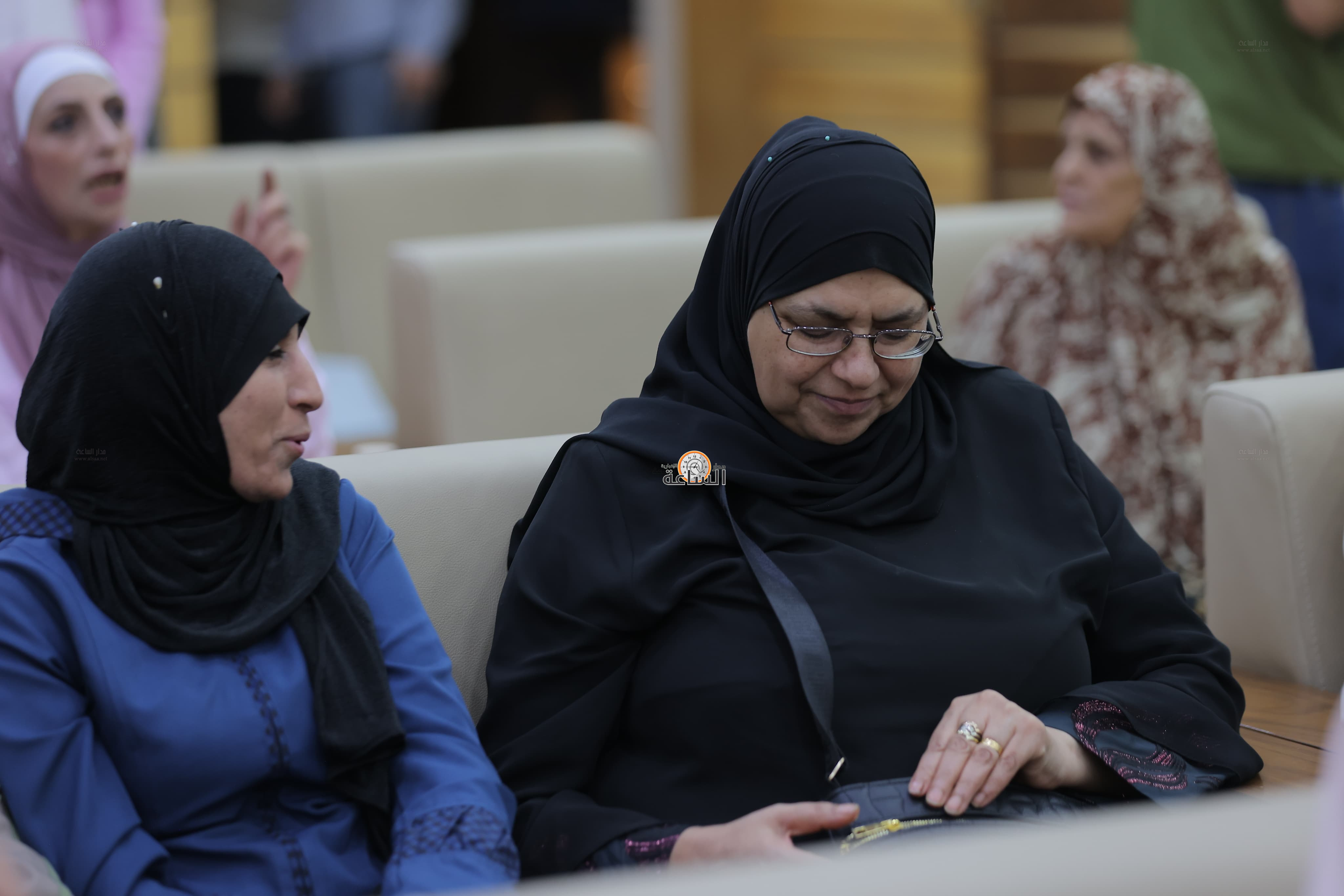 Madar Al-Saa Images 0.7502172200095096