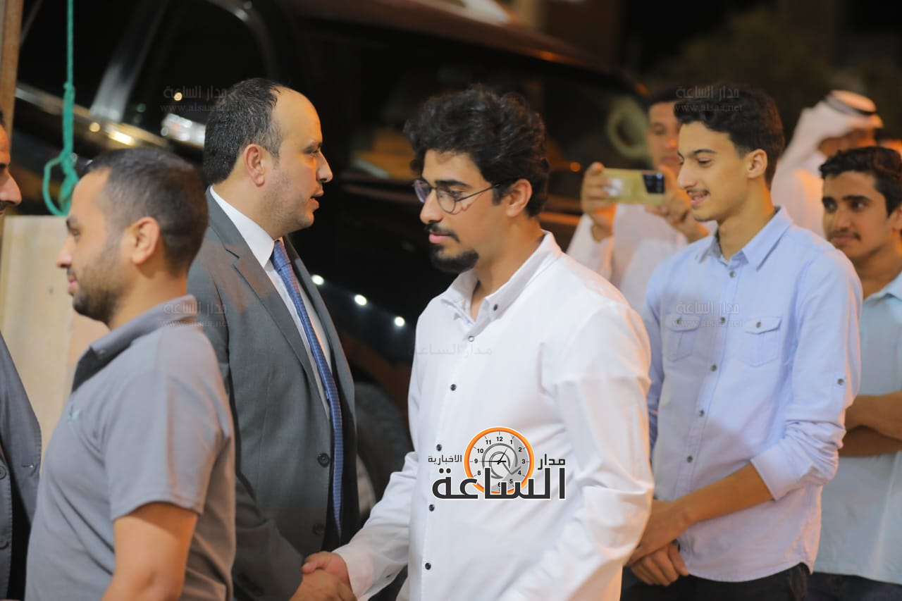 Madar Al-Saa Images 0.4114633000179033