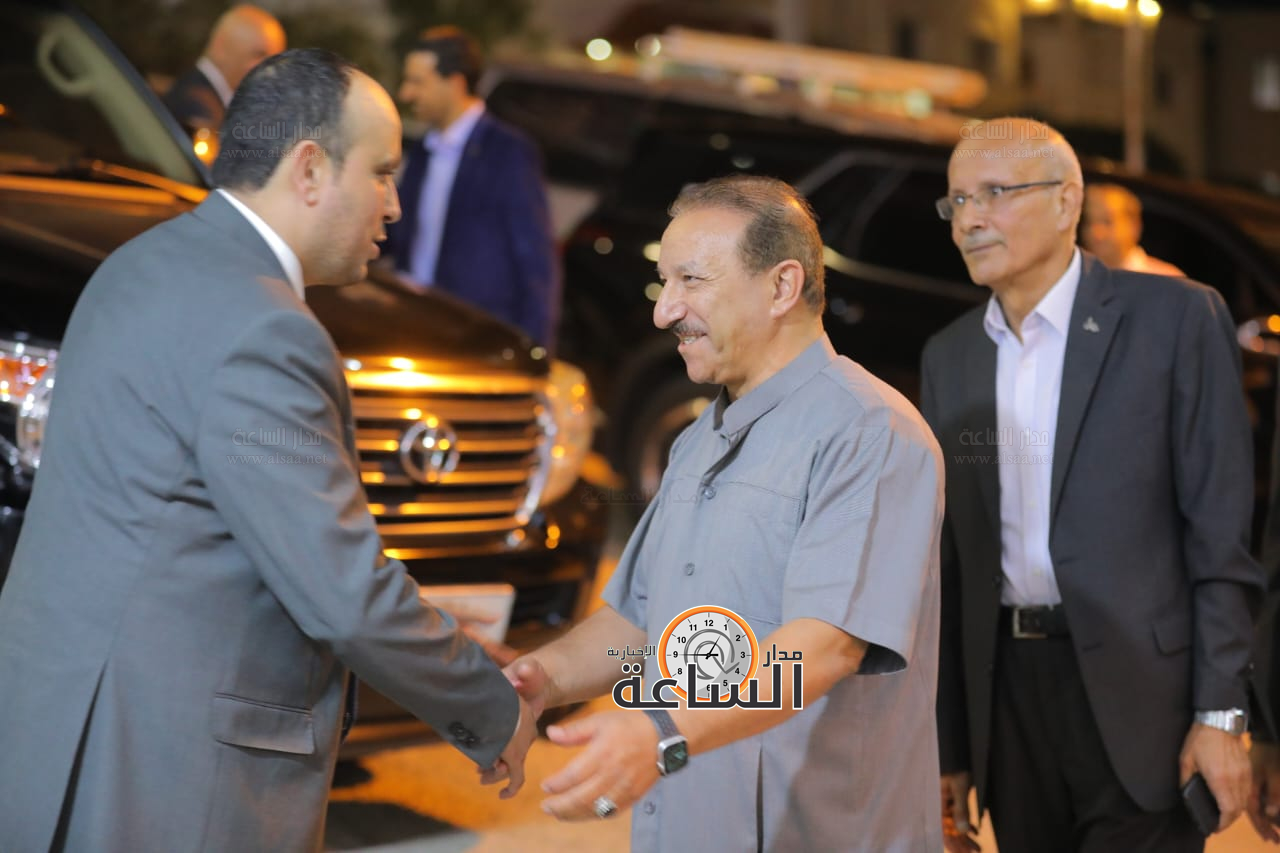 Madar Al-Saa Images 0.8039381021501393