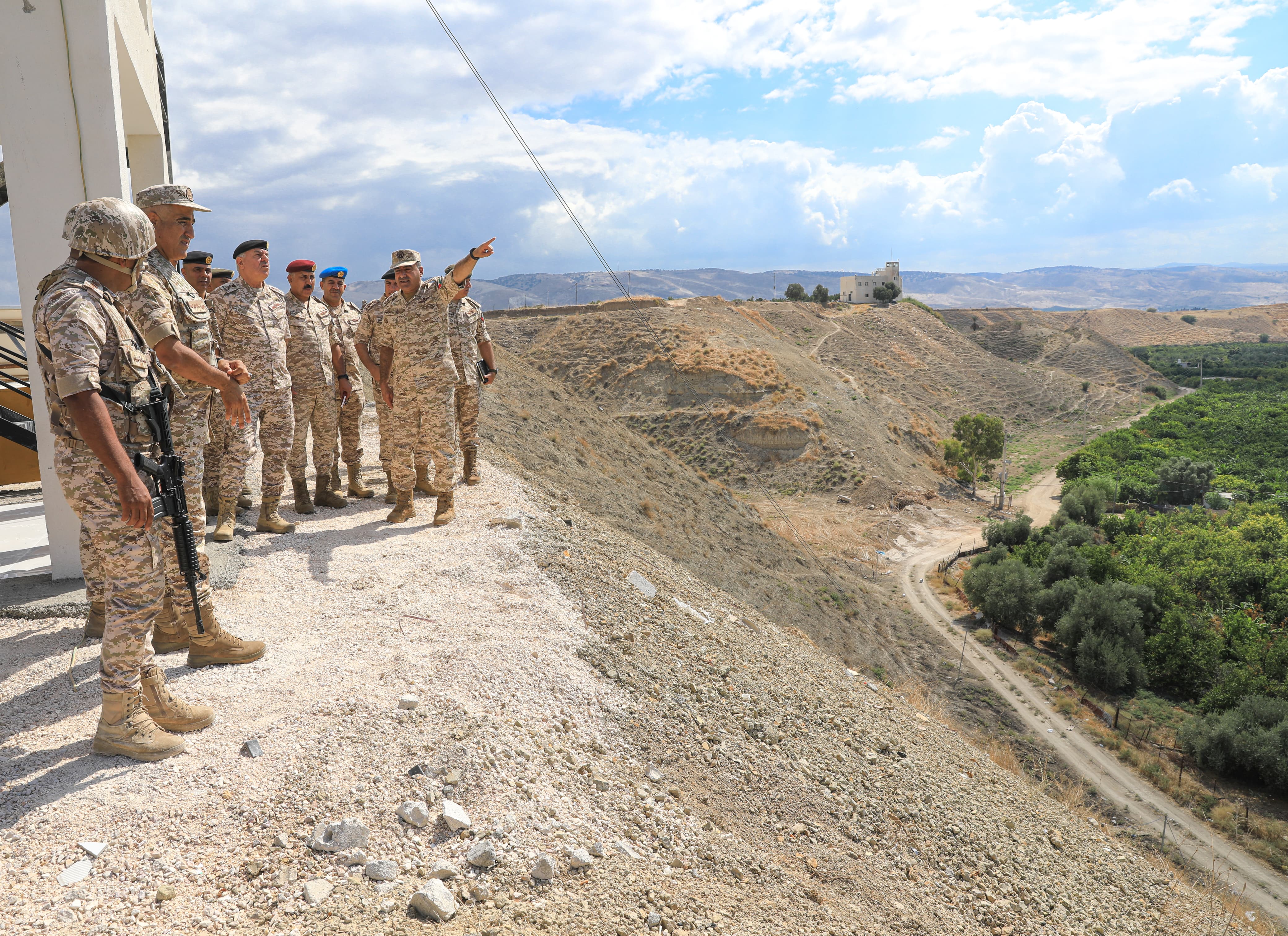 Madar Al-Saa Images 0.8572915340062413