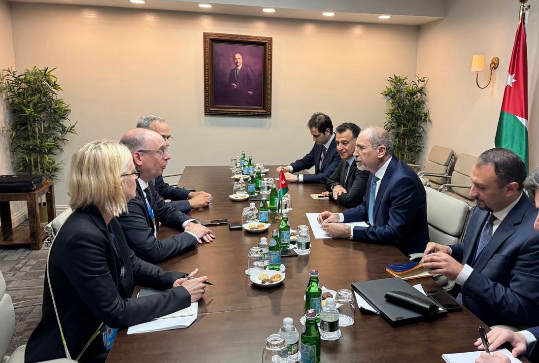 Madar Al-Saa Images 0.8892603627616813