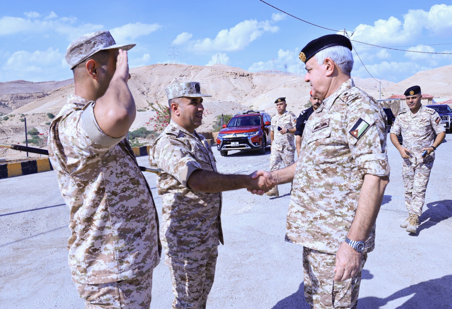 Madar Al-Saa Images 0.7708963199611234