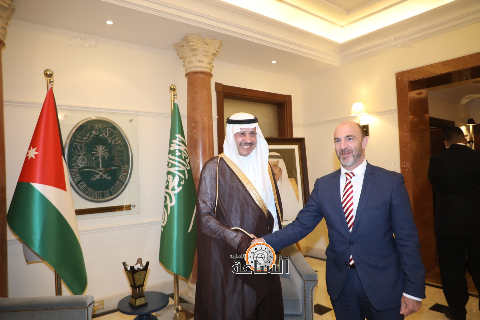 Madar Al-Saa Images 0.2500922343098566