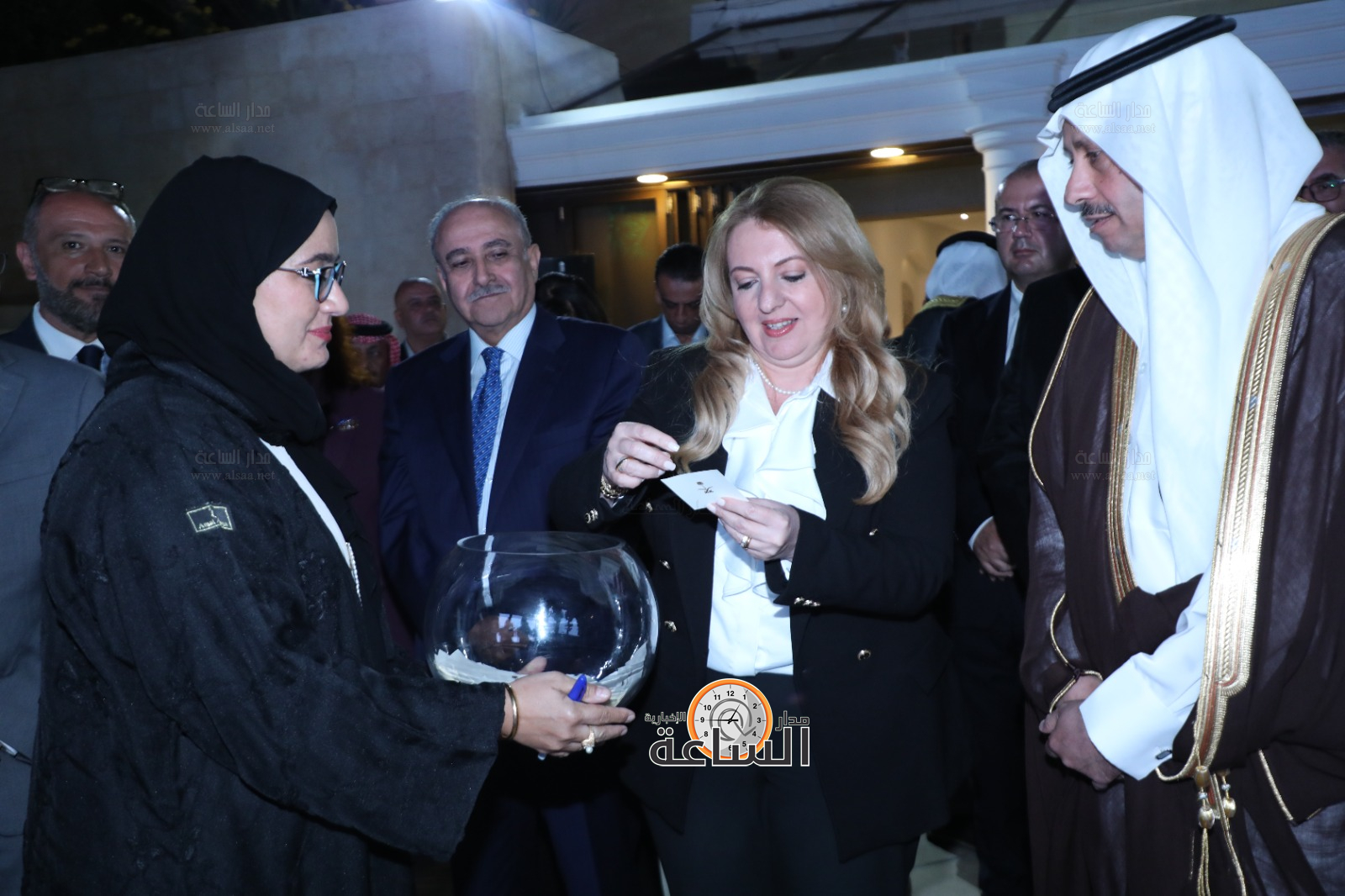 Madar Al-Saa Images 0.9990077035045095