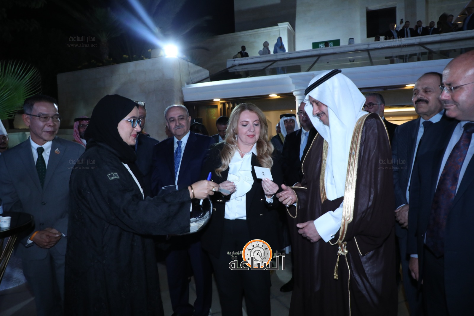 Madar Al-Saa Images 0.12241727332445351