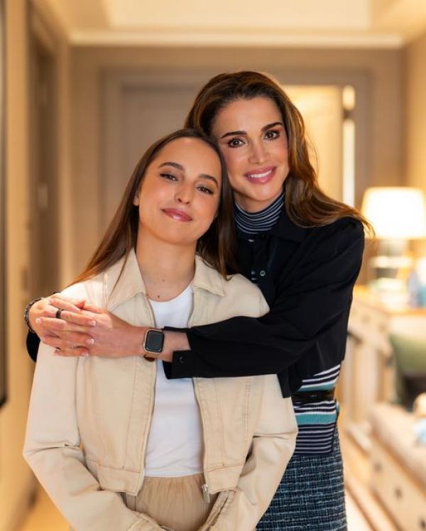 Madar Al-Saa Images 0.11352507724950978