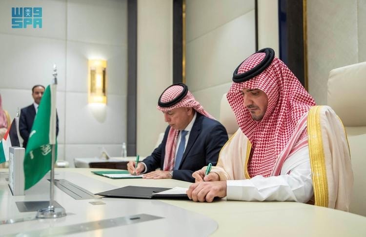 Madar Al-Saa Images 0.9886805953604554