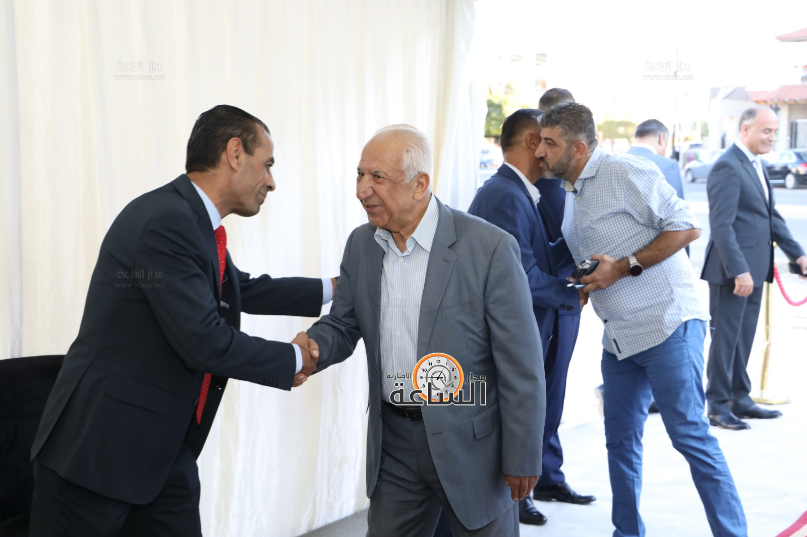 Madar Al-Saa Images 0.4162782487815315