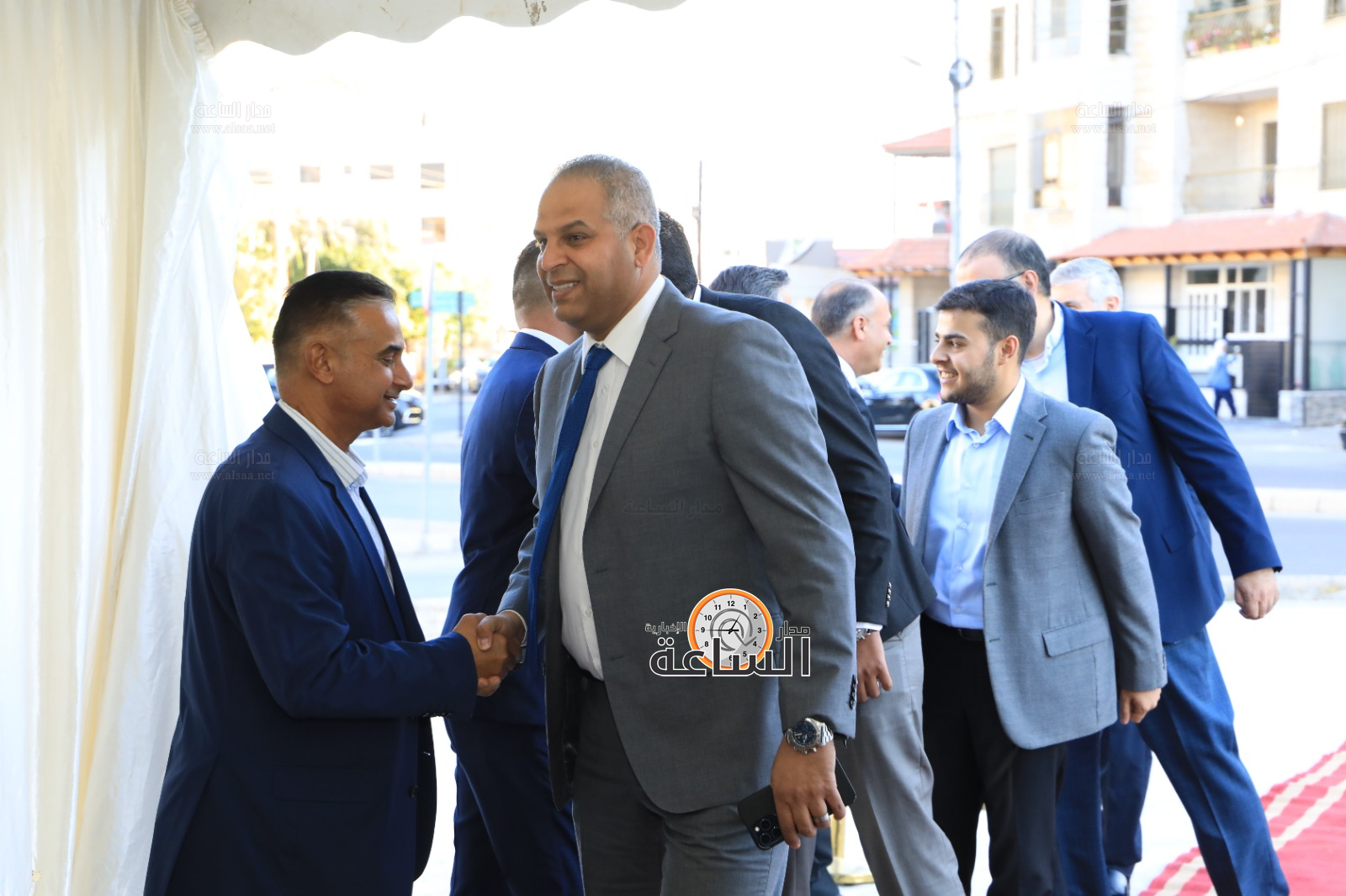 Madar Al-Saa Images 0.6424425499470279