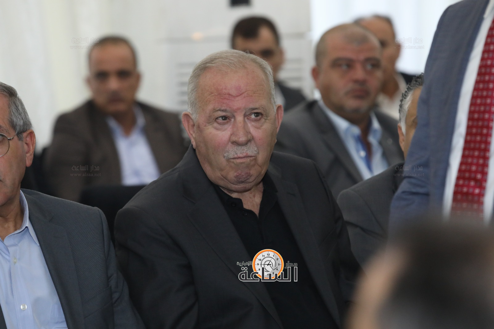 Madar Al-Saa Images 0.40120951110789815