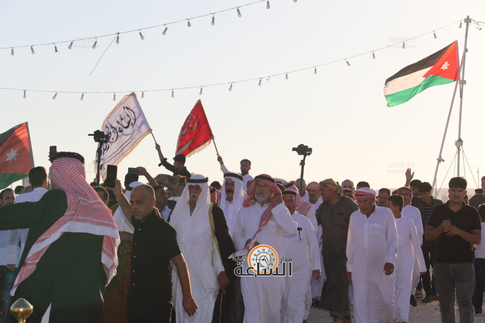 Madar Al-Saa Images 0.7785230526254474