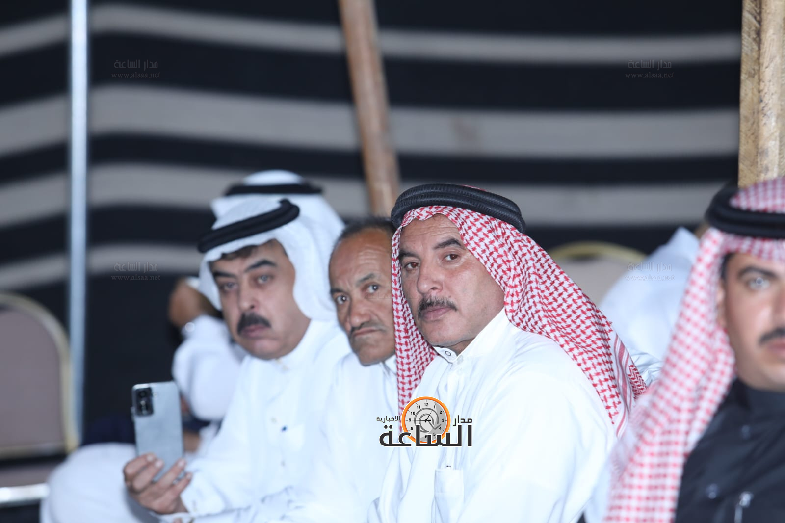 Madar Al-Saa Images 0.8295432407114252