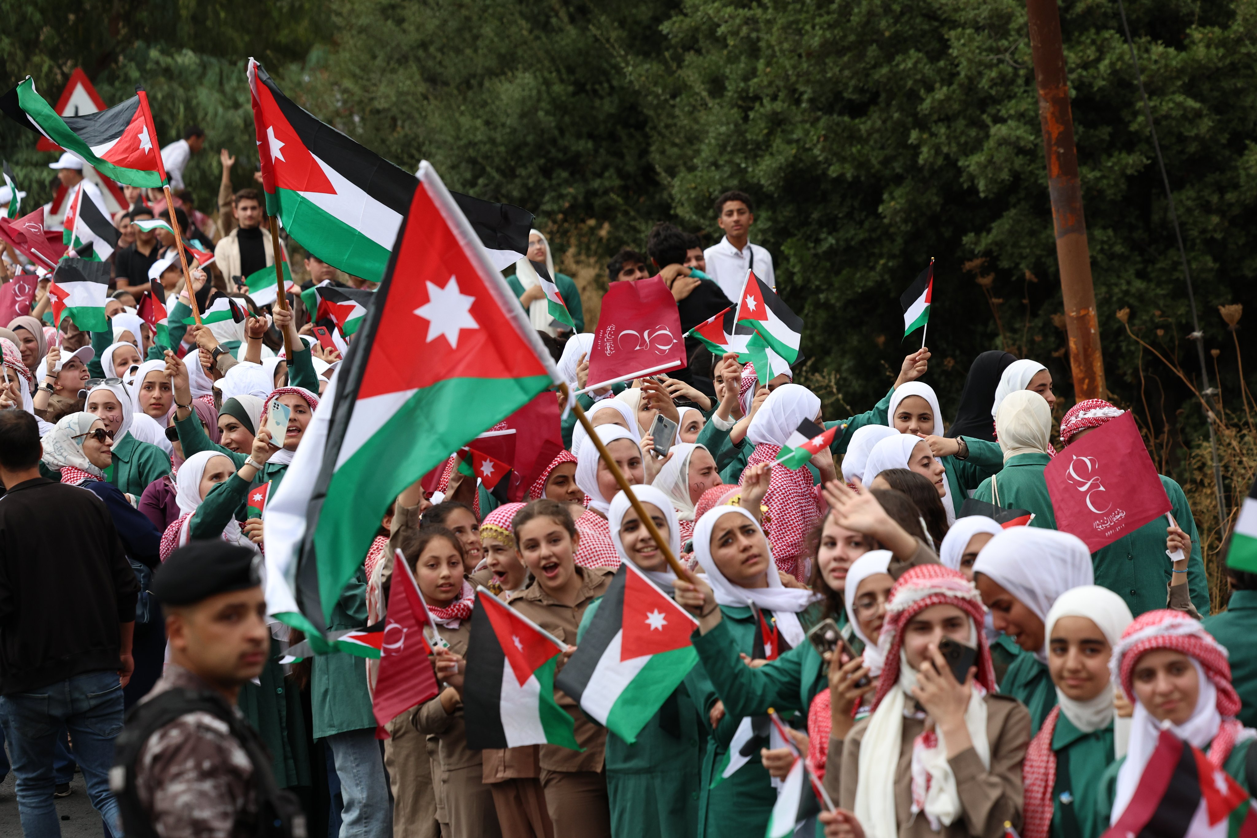 Madar Al-Saa Images 0.7465429870736111