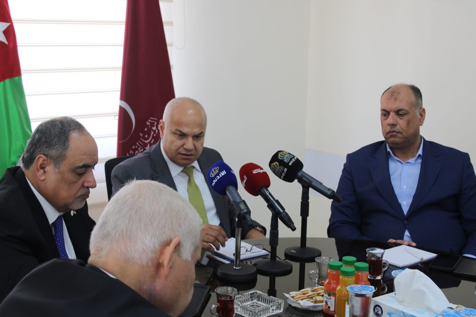 Madar Al-Saa Images 0.8893338969487294