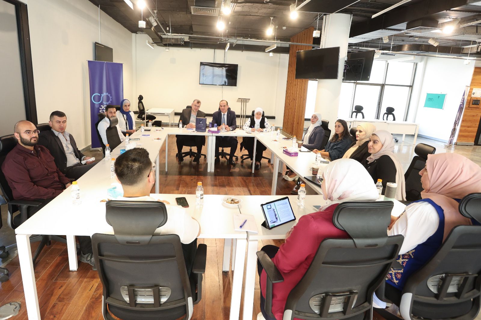 Madar Al-Saa Images 0.4230369932691307